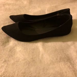 Black Pointed F21 flats